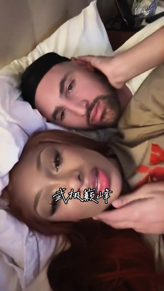 甜蜜暴击克莱新女友梅