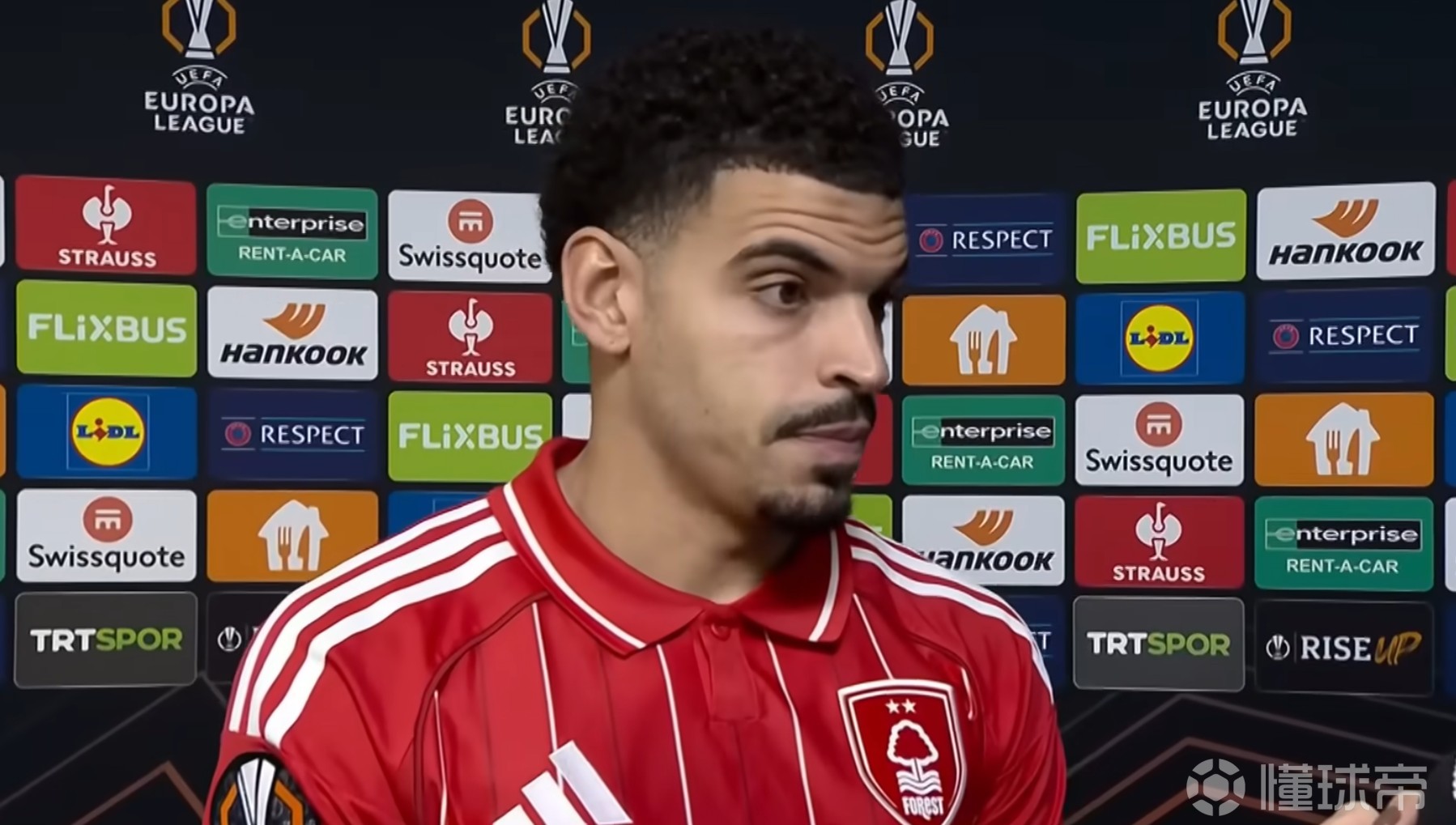 吉布斯-怀特:佩雷拉和他的教练组给球队带来了非常积极的能量