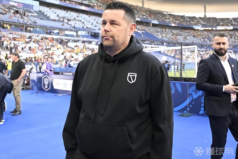 队报：萨热将执教水晶宫，朗斯获得500万欧转会补偿费